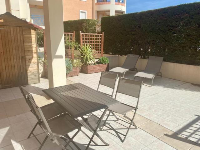 Appt 2 Pieces Port Frejus - Mega Terrasse + Garage Apartment Luaran gambar