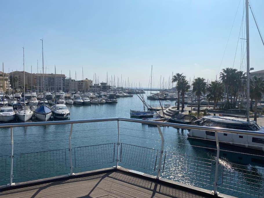 Appt 2 Pieces Port Frejus - Mega Terrasse + Garage Apartment Luaran gambar